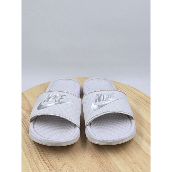 Nike Benassi JDI Slip On Slides Sandals White 343881-102 Womens size 6 - Picture 1 of 8